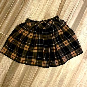 Plaid black and brown skirt